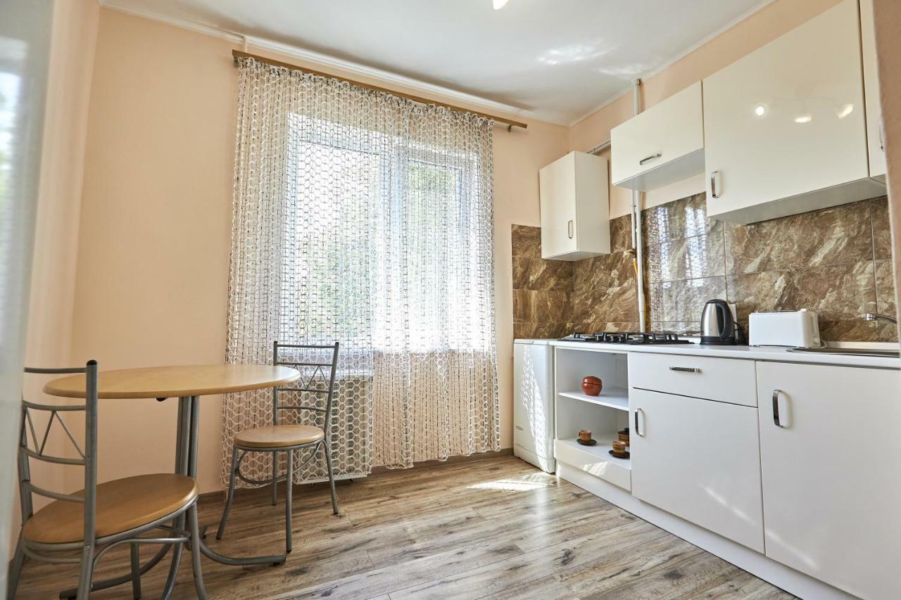 Babylon Apartments On Kievskaya Street Rivne Exterior foto
